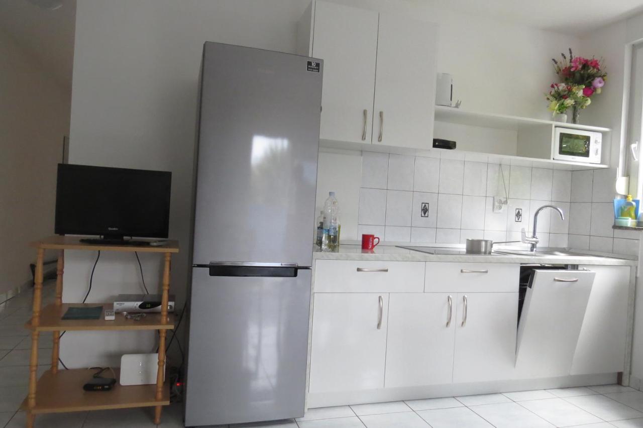 Apartamento Modra Kuca Mandre Exterior foto