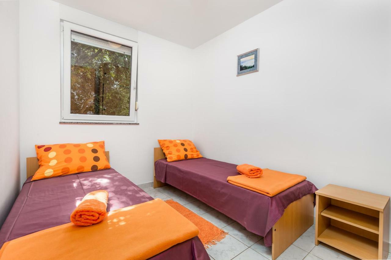 Apartamento Modra Kuca Mandre Exterior foto